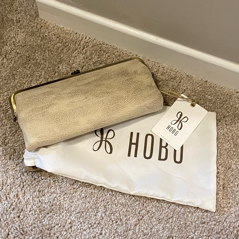 NWT Hobo Lauren Clutch- Buffed Gold